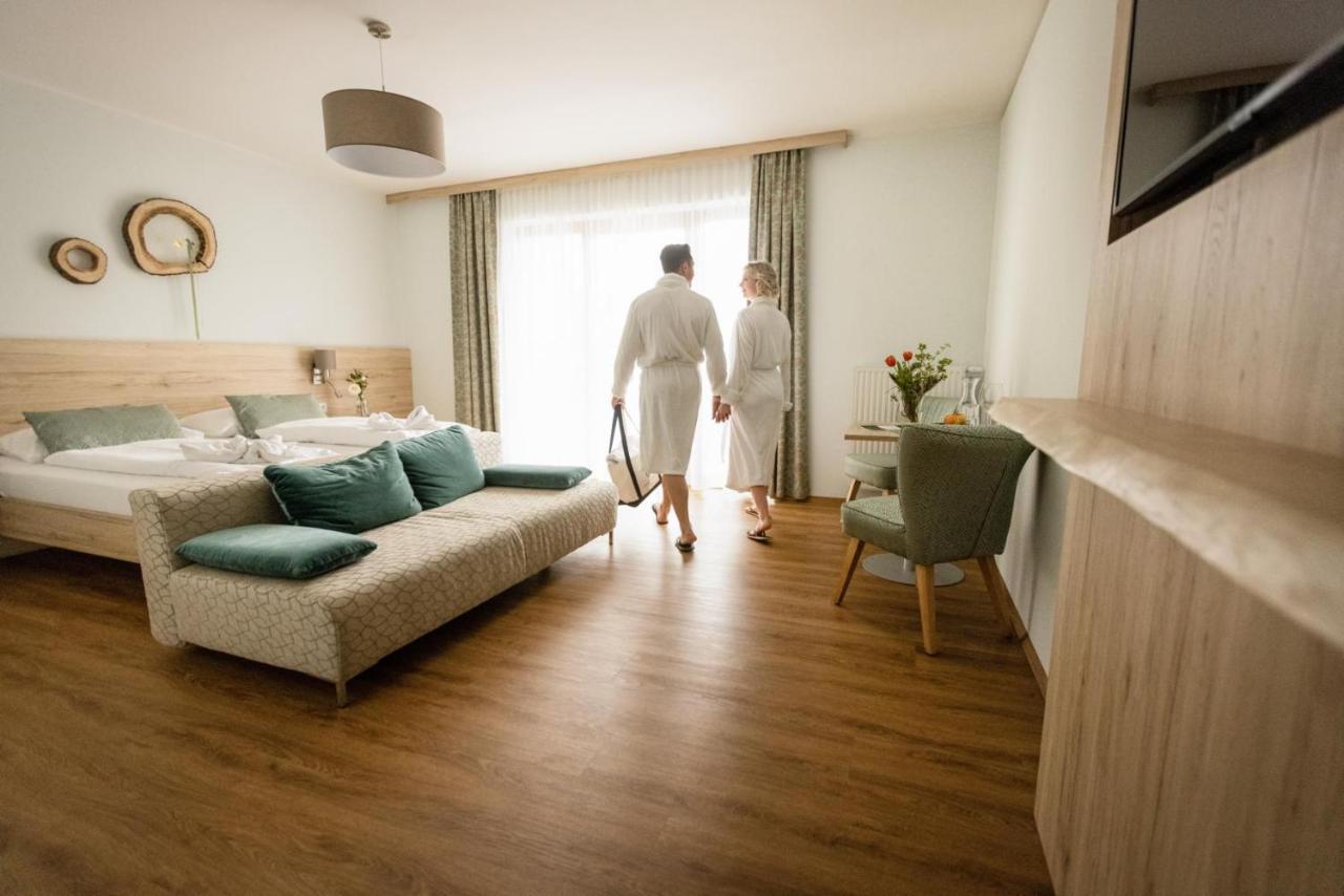 Hotel Moenichwalderhof Monichwald ภายนอก รูปภาพ