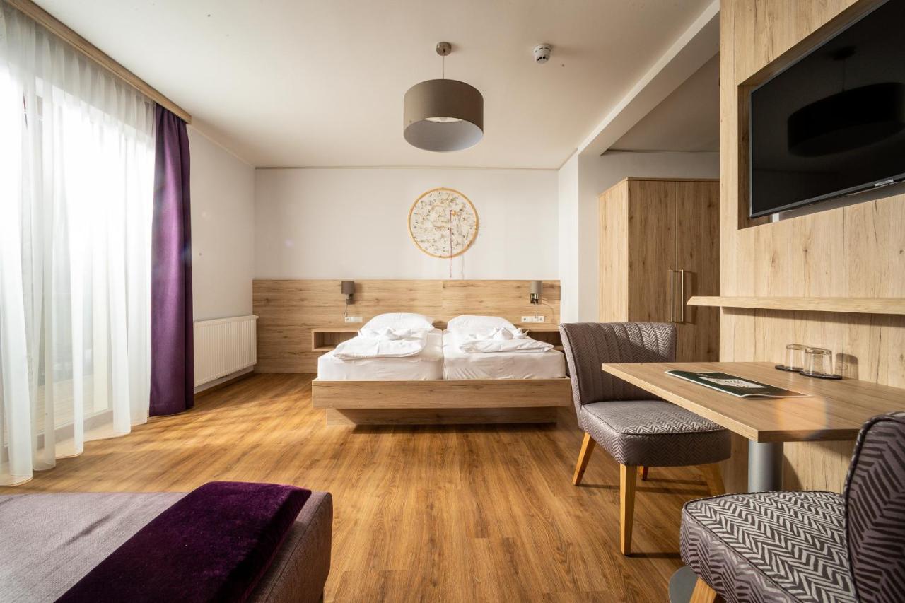 Hotel Moenichwalderhof Monichwald ภายนอก รูปภาพ